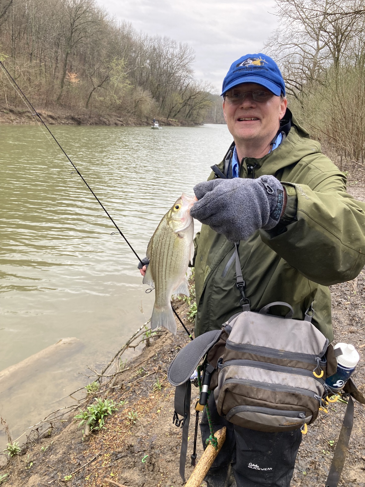 Fishing Monthly Magazines : Rolling down the river